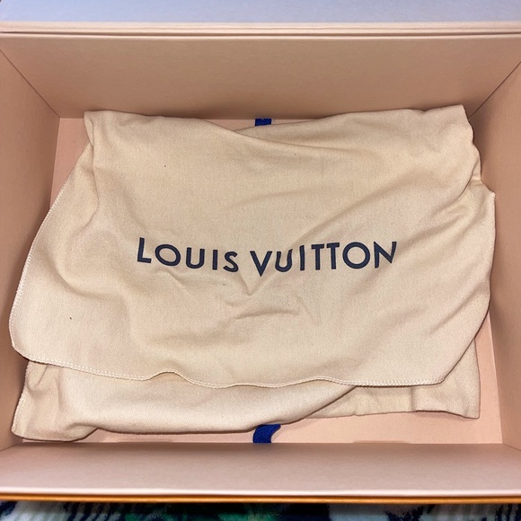 AUTHENTIC LOUIS VUITTON BAG - Picture 14 of 14